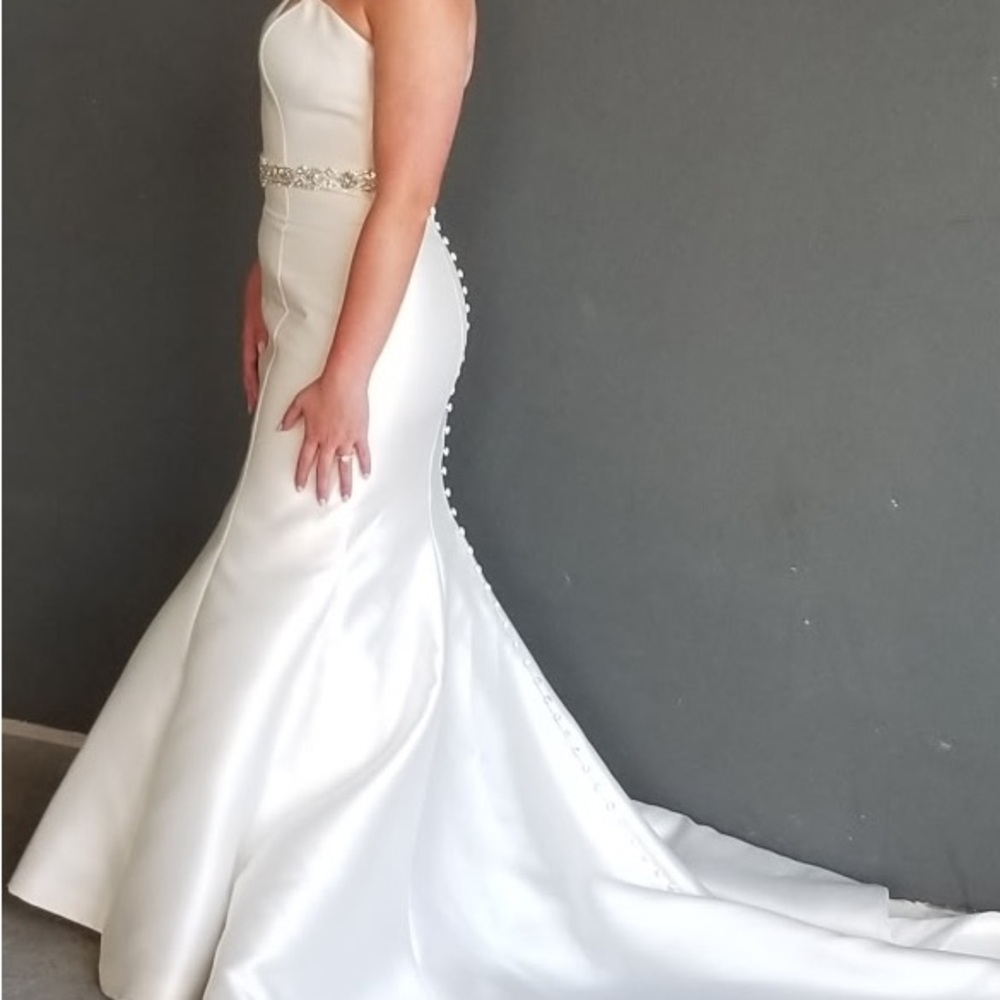 Elegant White Wedding Gown